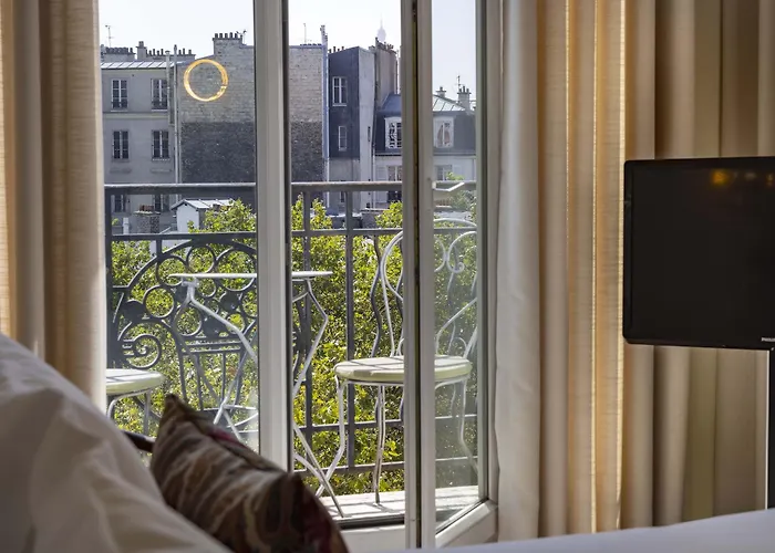 Hotel De Banville Paris