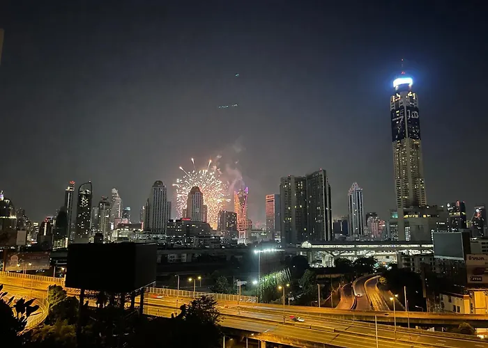 Interchange Tower Serviced Apartment - Sha Extra Plus กรุงเทพมหานคร