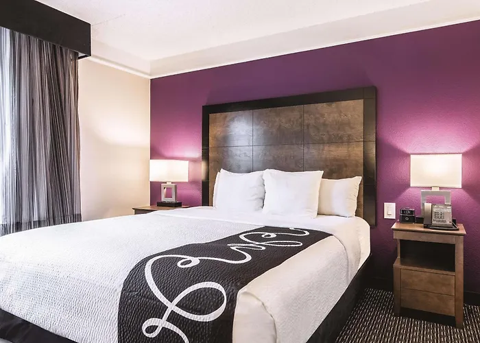 La Quinta By Wyndham Shreveport Airport Hotel