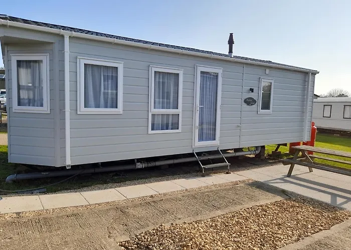 Fairway Caravan Retreat: Ferry Discounts Available Sandown