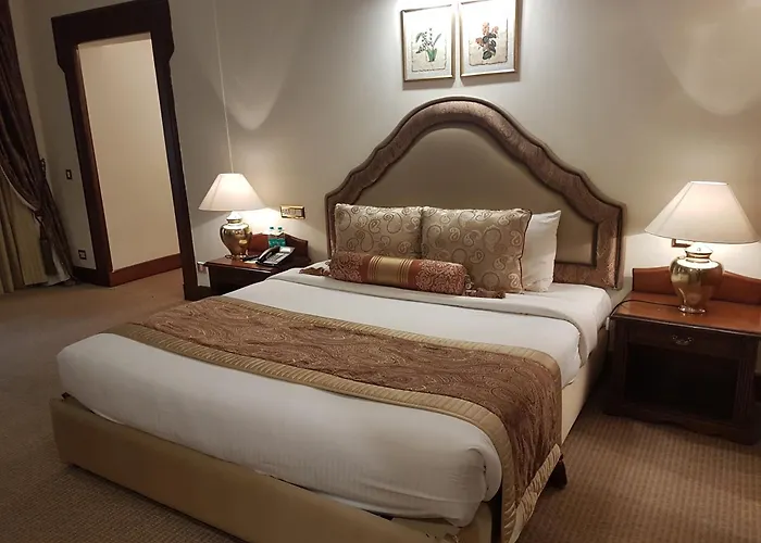 The Palms Town & Country Club - Resort Gurgaon