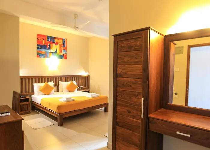 Port View City Hotel Colombo