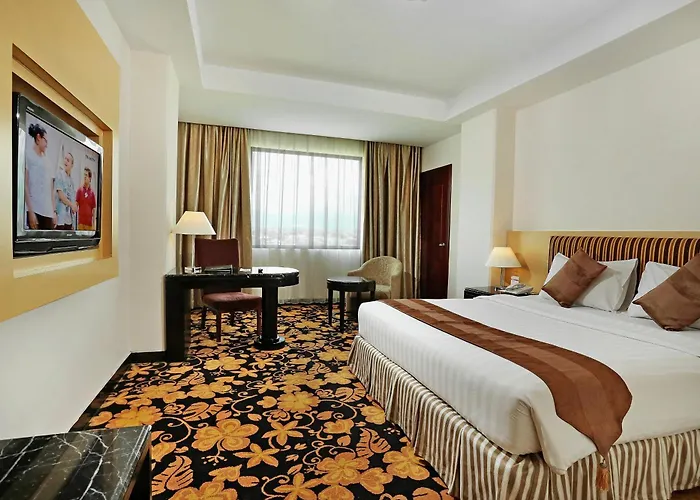 Rocky Plaza Hotel Padang