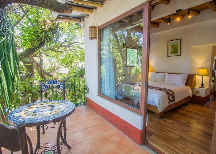 Meson De Leyendas Breakfast & Downtown Valle de Bravo