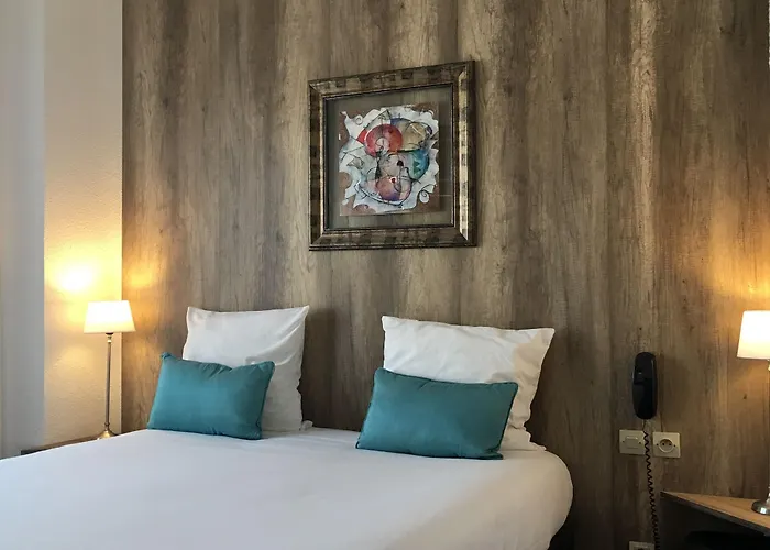 Hotel Du Trosy Clamart