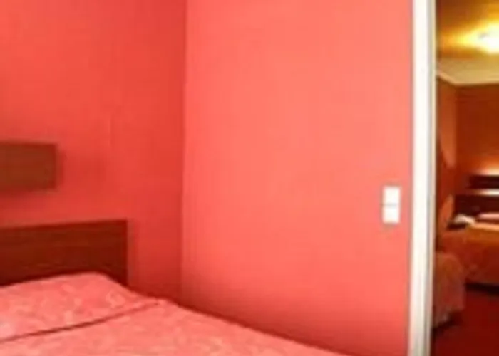 Camelia International Hotel Paris
