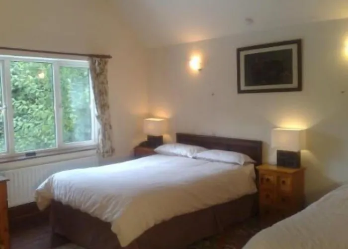 Achill Guest House Solihull