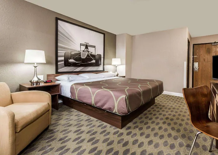 Super 8 By Wyndham Willows