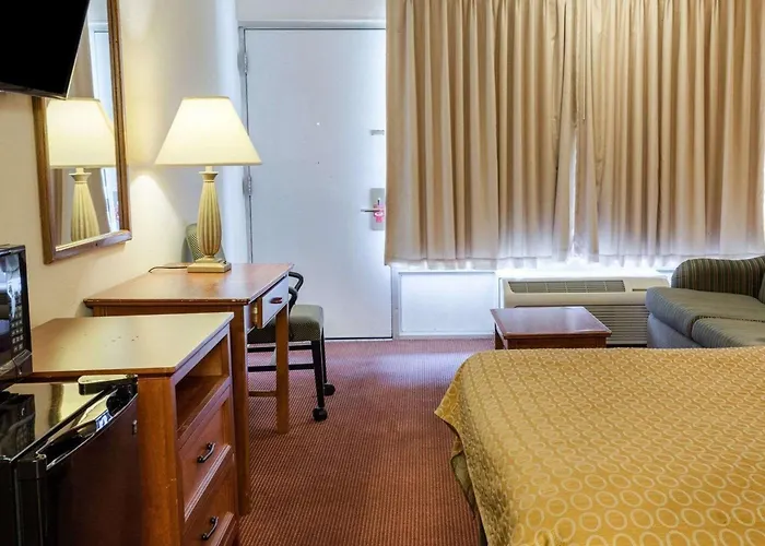 Rodeway Inn Colonial Heights I-95