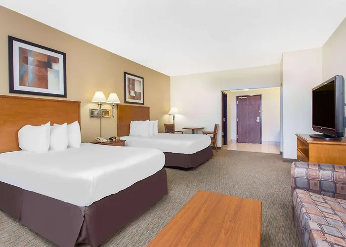 Days Inn By Wyndham Phenix City Near Fort Benning