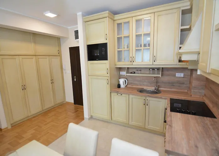 Rooms & Apartments Dobrotski Dvori Kotor