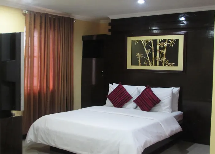 Oyster Plaza Hotel Paranaque City