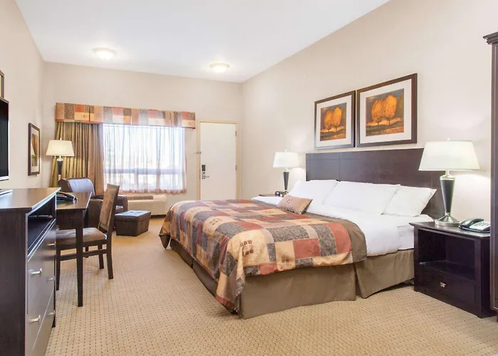 Ramada By Wyndham Pincher Creek