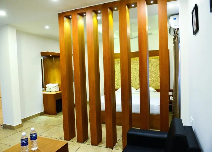Aura Residency Hotel Payyannur