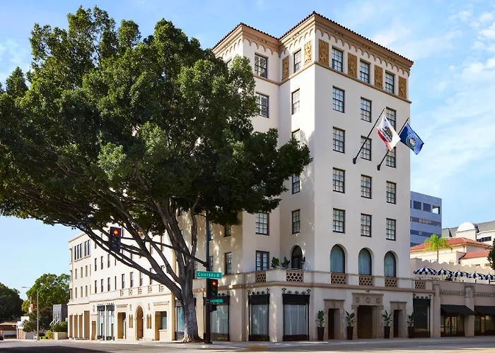 Pasadena Hotel & Pool