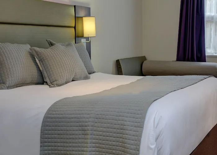 Premier Inn Huddersfield West
