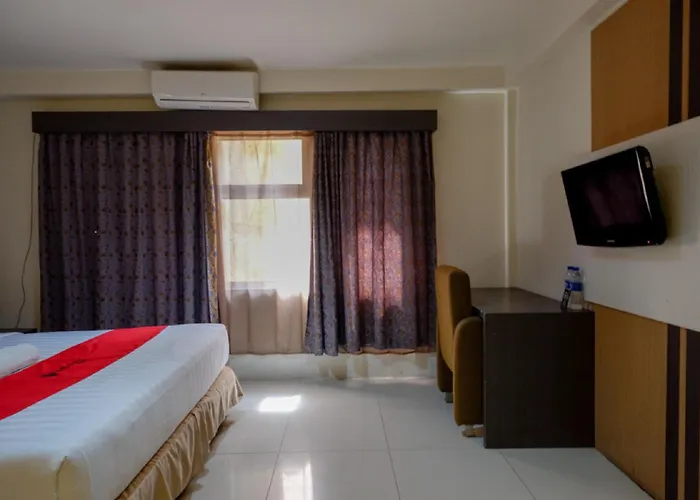 Reddoorz Plus Near Hotel Benua Kendari
