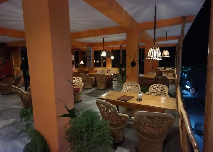 Rasta Cafe And Lodge Manali 