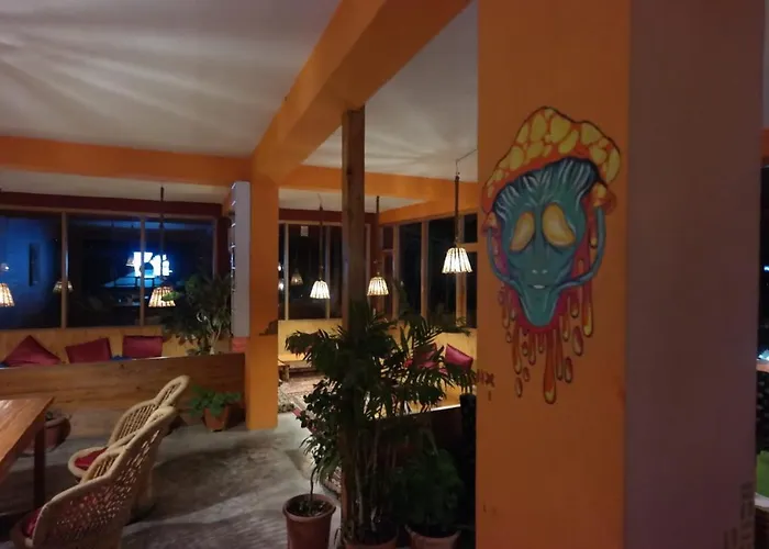 Rasta Cafe And Lodge Manali 