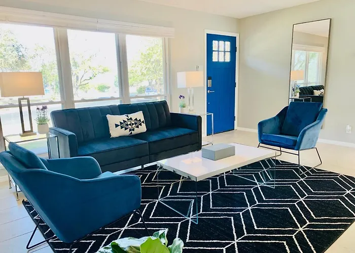 Blue-Door @Maywood - Modern Spaces San Antonio