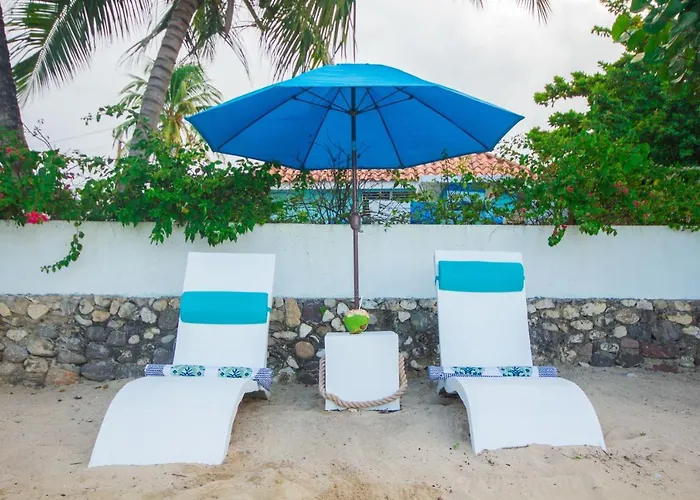 Edgewater Beach Villa - Beach Front, Close To All Attractions St Mary