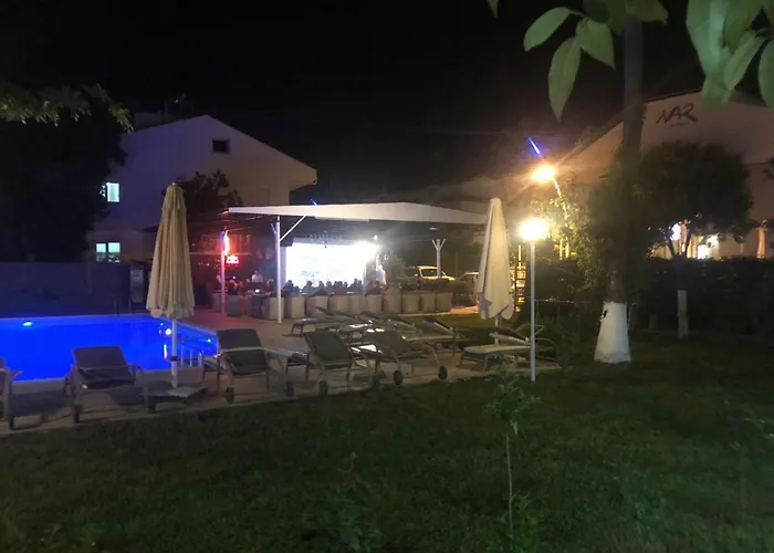 Anita Kemer Noch Hotel