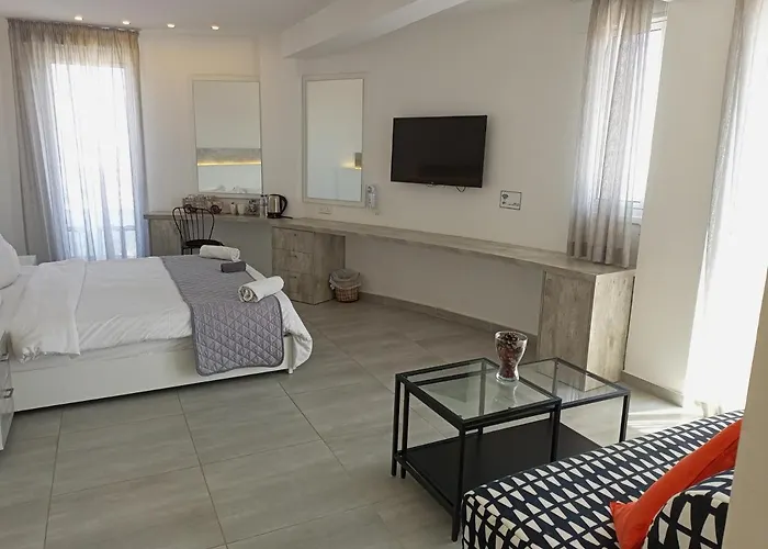 White 11 Aparthotel Larnaca