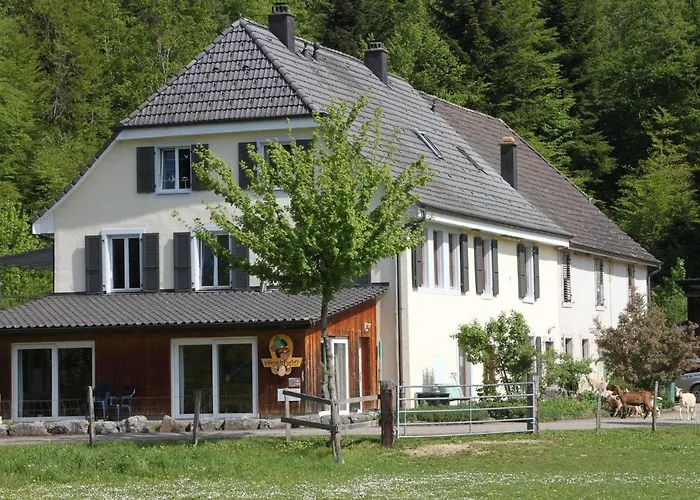 Hotel Chez l'Gaby - Vivre à la ferme à Porrentruy