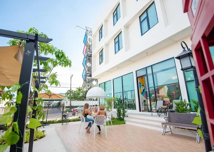 Play Poshtel & Cafe' Hotel Krabi