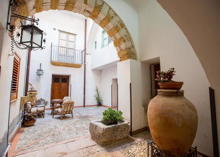 Palazzo Raho Hotel Cefalu