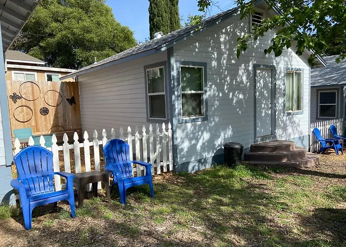 Clearlake Cabins