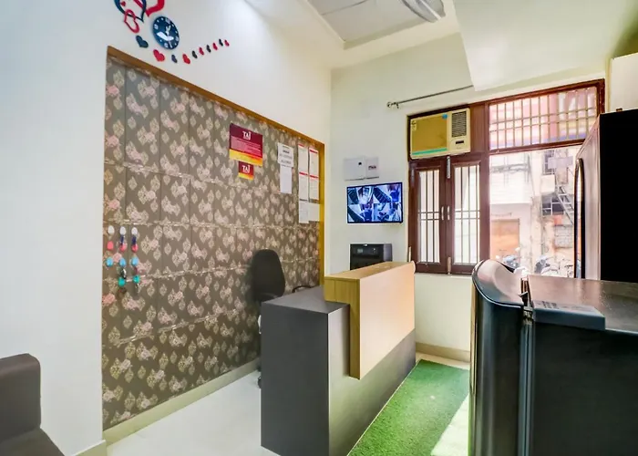 Oyo 74060 Taj Residency Hotel New Delhi