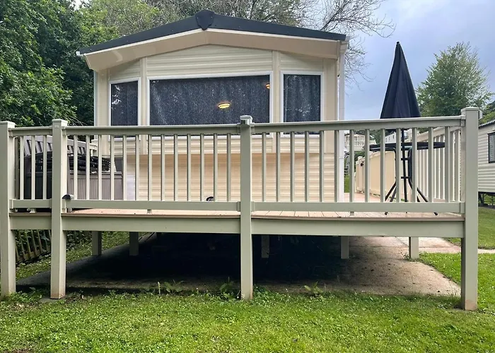 Hoburne Devon Bay Beautiful 3 Bedroom Static Caravan With Decking Paignton