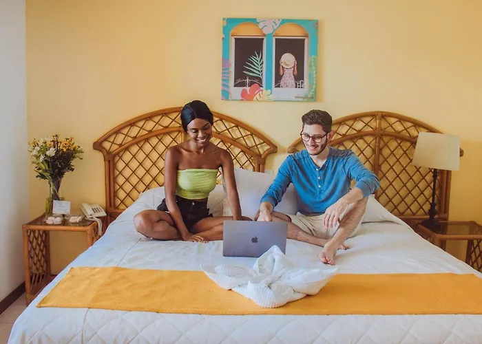 Hotel Santana Flores