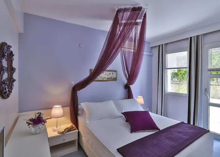 Palas Ilica Çeşme