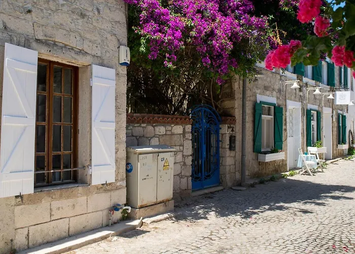 Flores Hotel Alaçatı