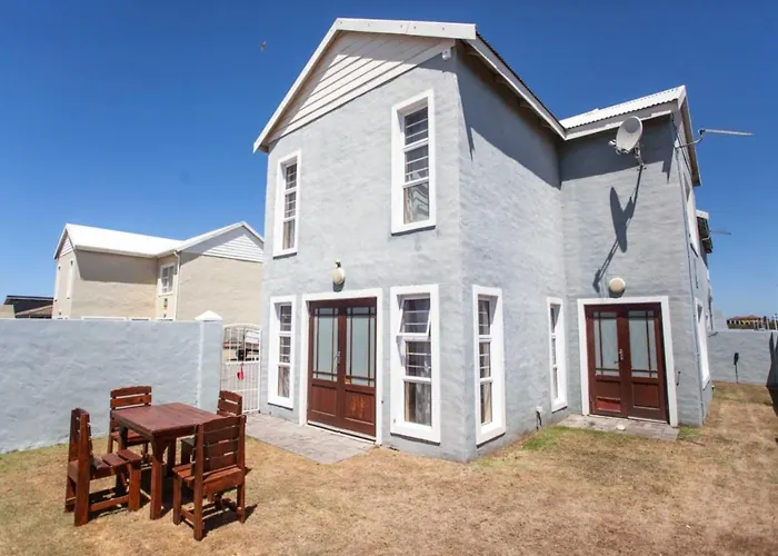 Dolphin Dance Lodge Port Elizabeth