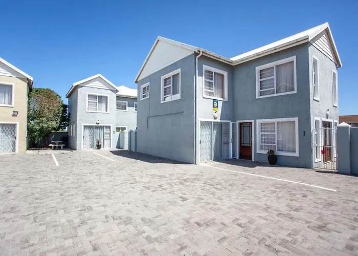 Dolphin Dance Lodge Port Elizabeth