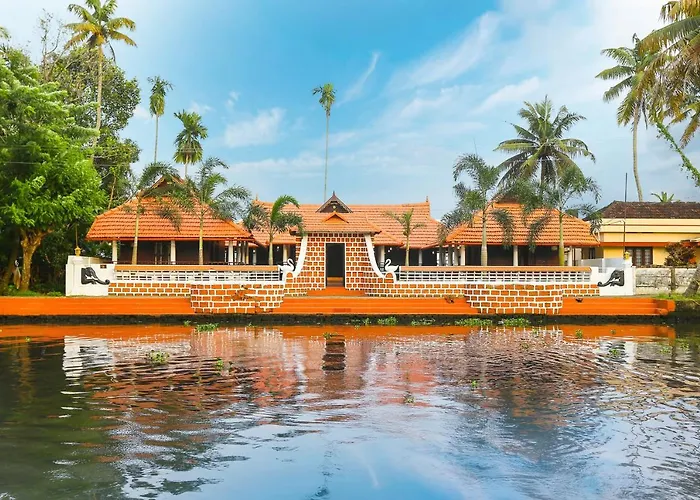 Palmy Lake Resort Alappuzha