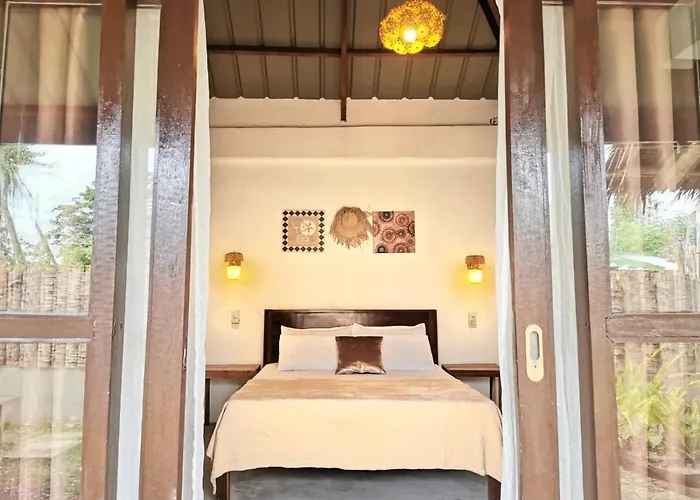 Yas Villas Homestay General Luna 