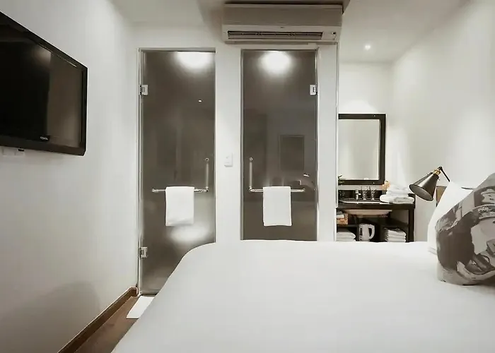 C Central Hotel- De Tham Bui Vien Walking Street โฮจิมินห์ซิตี้