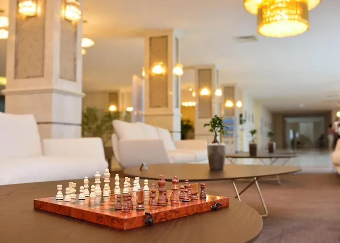 The Grand Gloria Hotel Batoemi