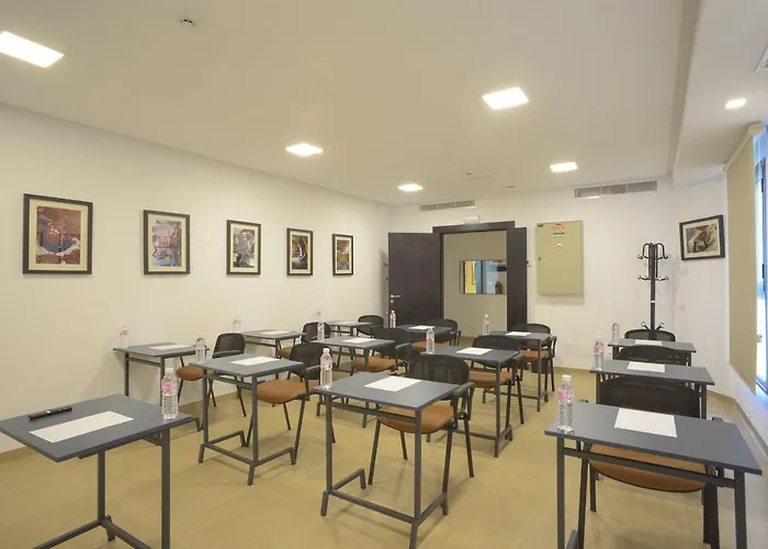 Maia Hotel Suites Tunis