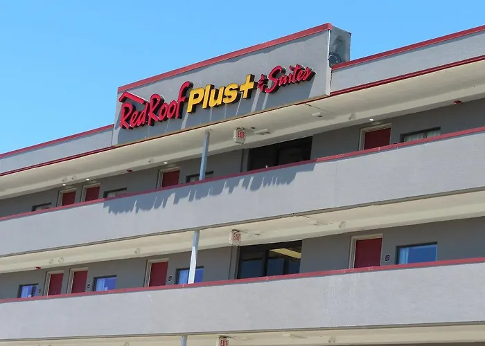 Red Roof Plus+ & Suites Erie