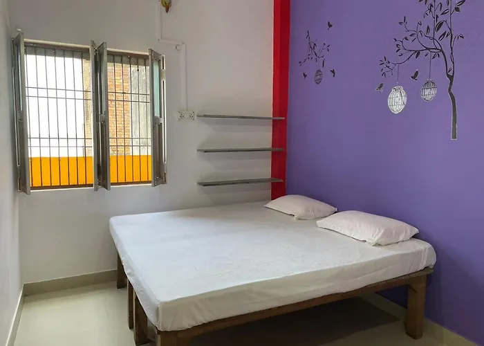 Indra Paying Guest House Varanasi