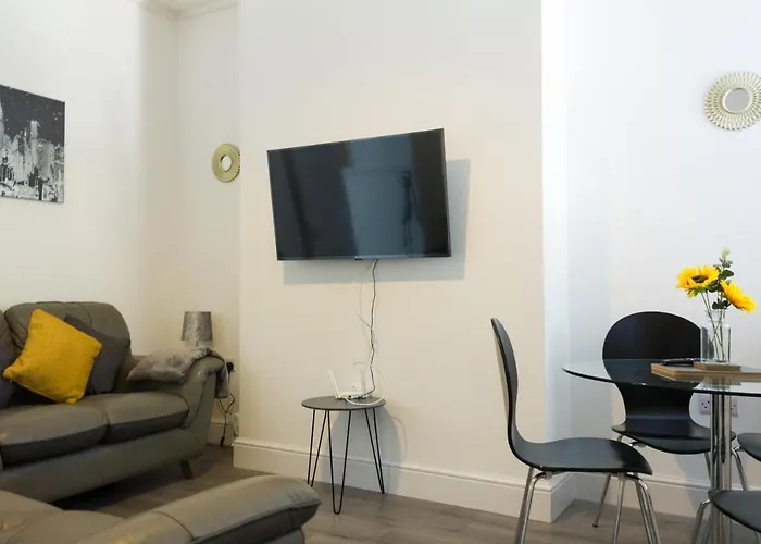 Boaler House, Modern 4 Bed House With Parking Sleeps 8 Hotel Liverpool