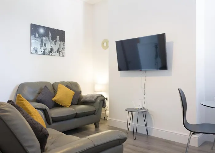 Boaler House, Modern 4 Bed House With Parking Sleeps 8 Hotel Liverpool
