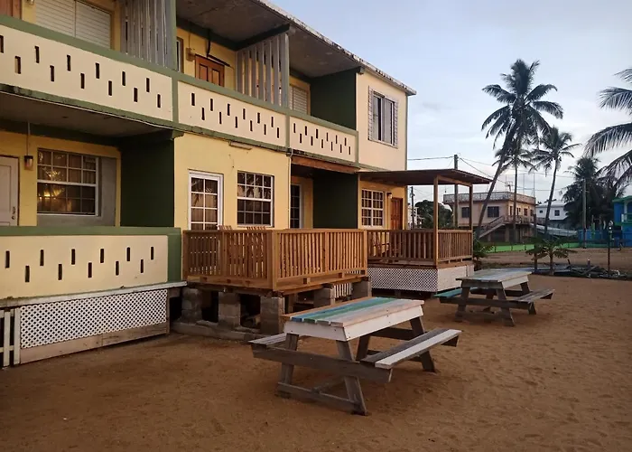 Pal'S On The Beach - Dangriga, Belize