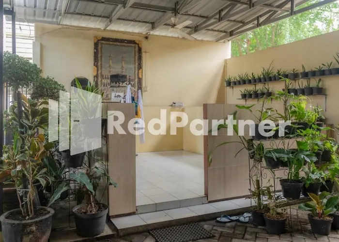 Vandhela Homestay Syariah Mitra Reddoorz Surabaya