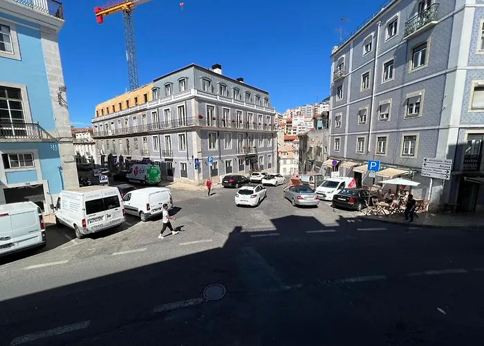 Sao Lazaro Bhuiyan Family Host Hotel Lisbon